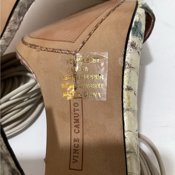 Vince Camuto Wesley Snakeskin Sandals size 6.5 B - Picture 9 of 9